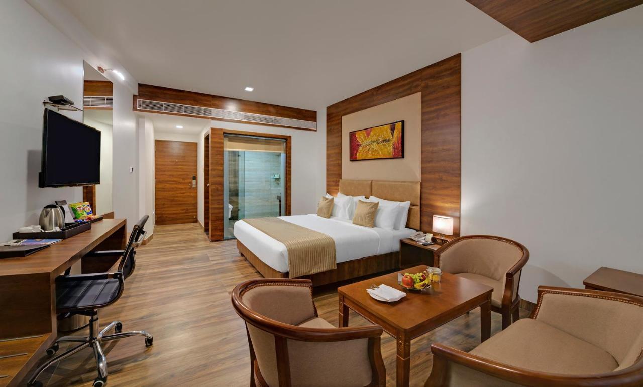 Hotel The Fern Residency, Bhuj Zewnętrze zdjęcie